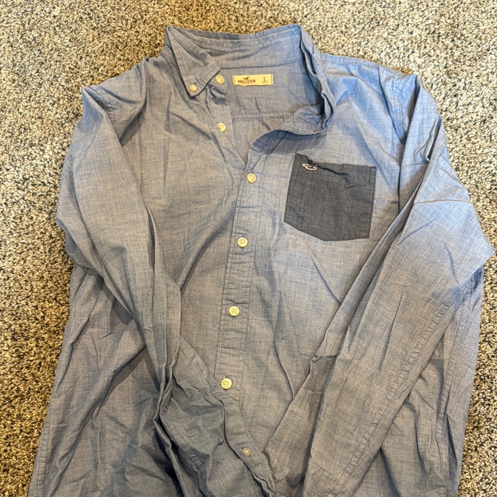 Hollister Men's Blue Button-Up Shirt
